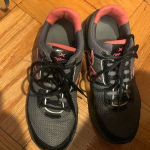 Women’s Aetrex runner sneaker